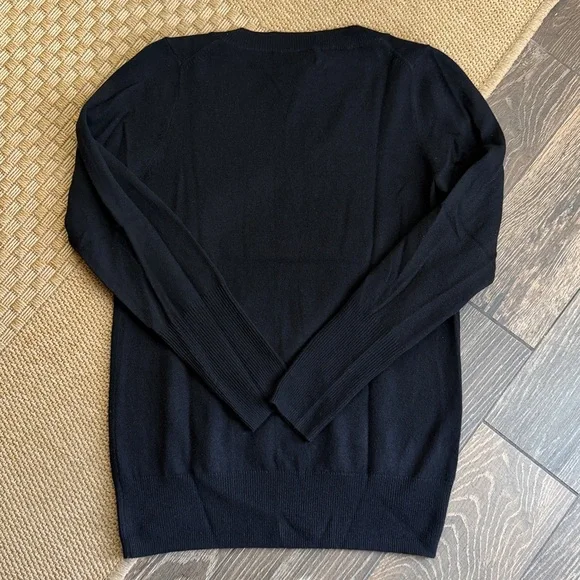 J.Crew Women’s Black 100% Italian Cashmere V-Neck Sweater— M - Picture 6 of 8